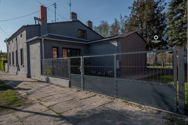 dom wolnostojący, 5 pokoi Konstantynów Łódzki, pl. Wolności. Zdjęcie 1