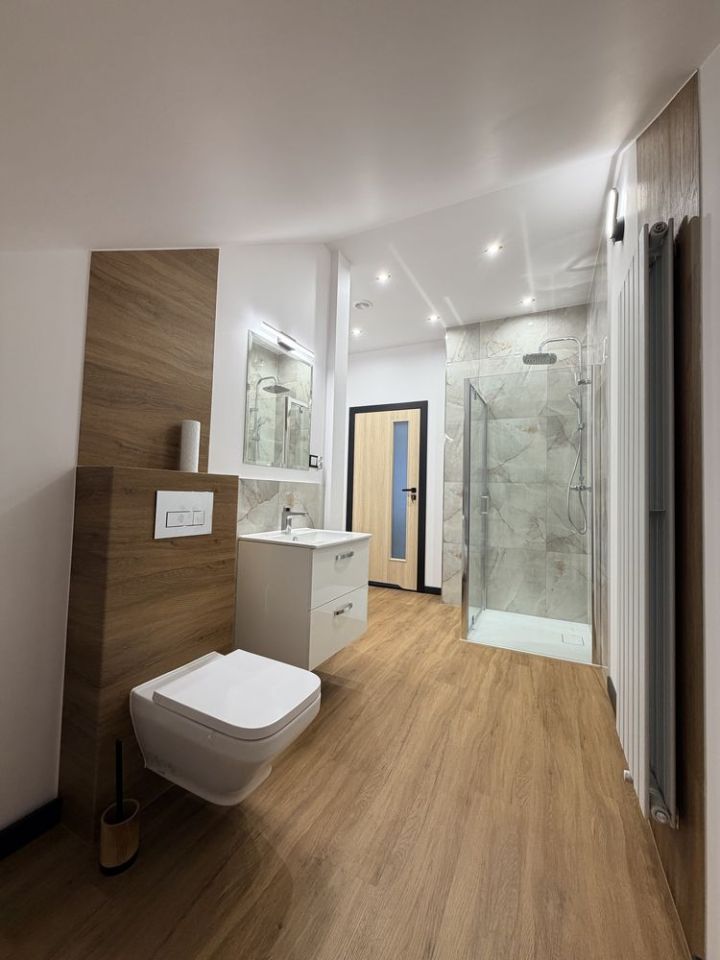 Biuro Raczki, pl. Plac Kościuszki. Zdjęcie 2