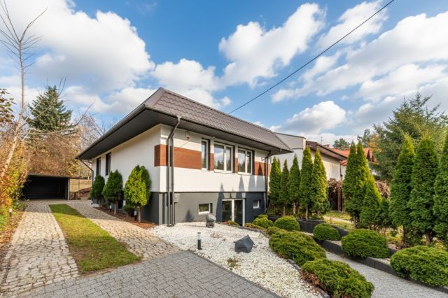 dom wolnostojący, 3 pokoje Łódź Rogi. Zdjęcie 1