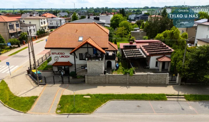 dom wolnostojący, 6 pokoi Brzeziny, ul. Różana