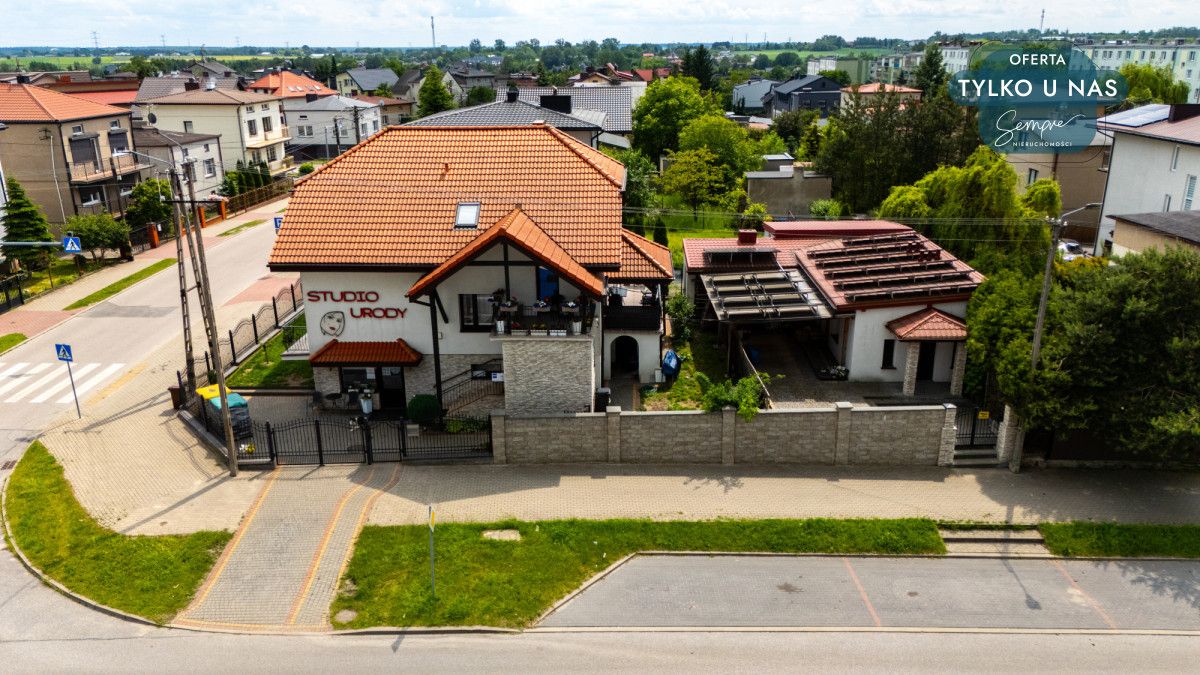 dom wolnostojący, 6 pokoi Brzeziny, ul. Różana. Zdjęcie 2