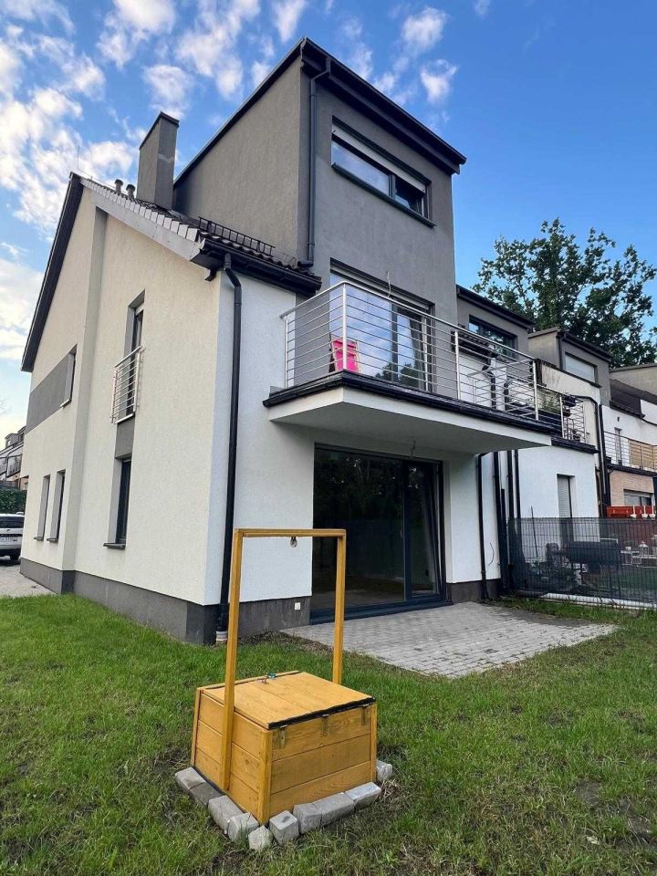 Mieszkanie 3-pokojowe Katowice Zarzecze, ul. Konrada Swinarskiego. Zdjęcie 1