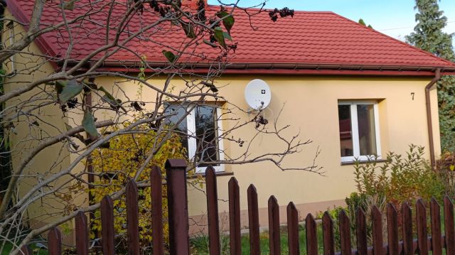 dom wolnostojący, 2 pokoje Dębe. Zdjęcie 1