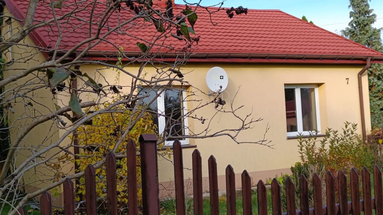 dom wolnostojący, 2 pokoje Dębe. Zdjęcie 1