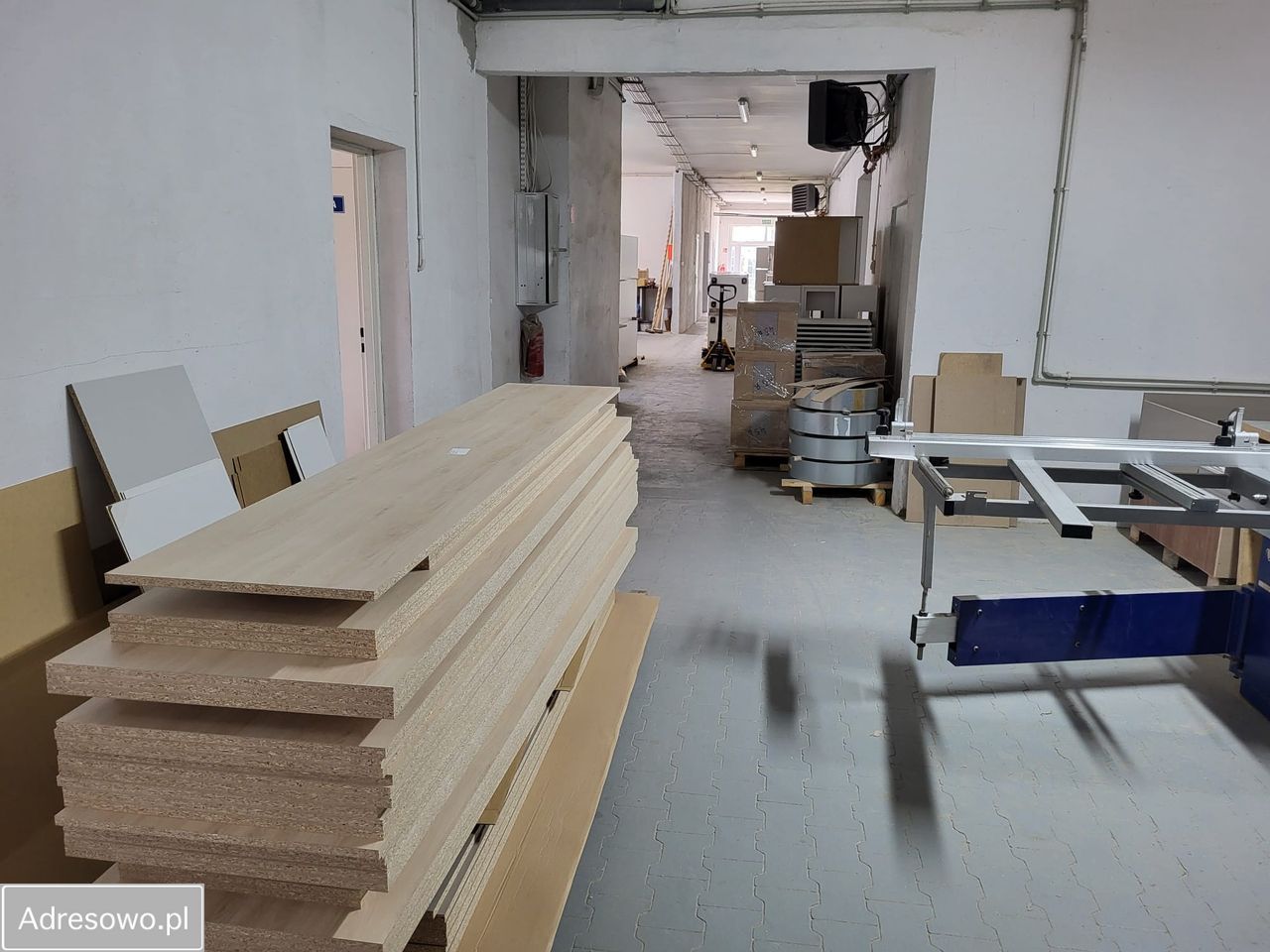 Hala/magazyn Brużyczka Mała. Zdjęcie 12