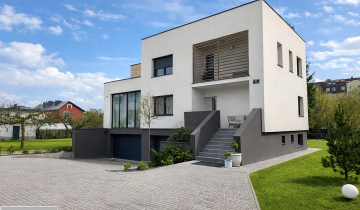 dom wolnostojący, 7 pokoi Kraków Podgórze, ul. Motyla