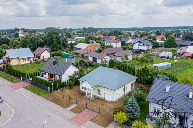 dom wolnostojący, 3 pokoje Tarnobrzeg Zakrzów, ul. Ojca Damiana Stanisława Węgla. Zdjęcie 2