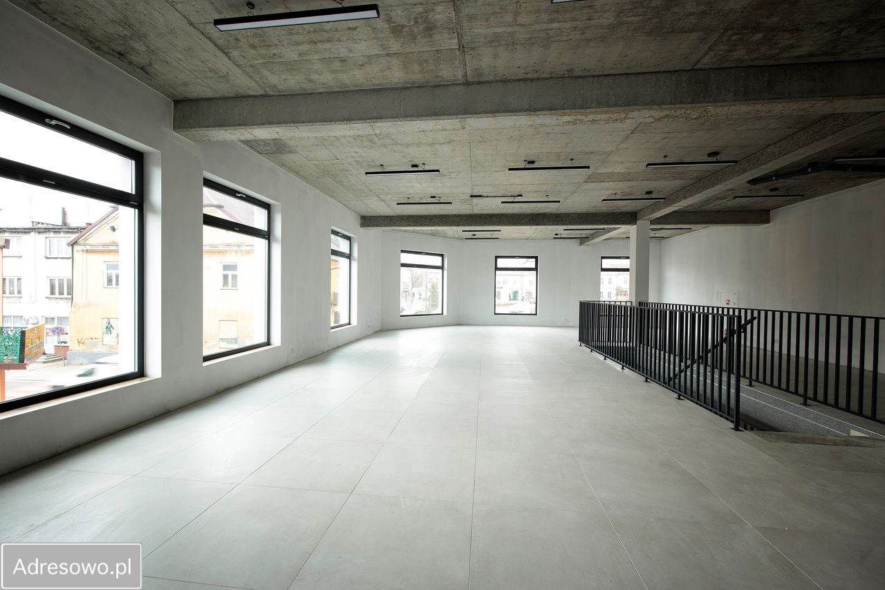 Lokal Jędrzejów, pl. Tadeusza Kościuszki. Zdjęcie 15