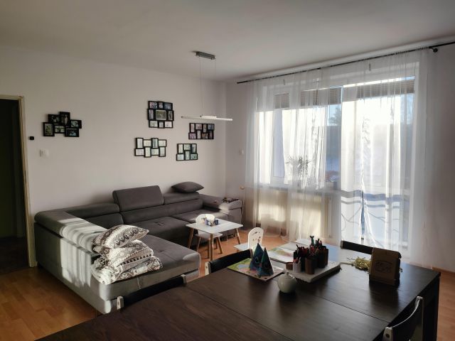 bliźniak, 3 pokoje Zegrze Pomorskie. Zdjęcie 1