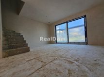 Mieszkanie 4-pokojowe Chrosna. Zdjęcie 4