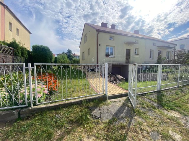 bliźniak, 4 pokoje Tomaszów Lubelski Parcele, ul. Marii Dąbrowskiej. Zdjęcie 1