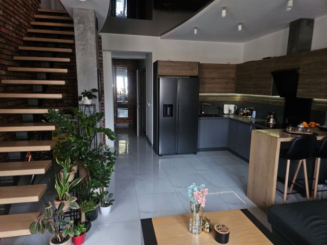 Mieszkanie 3-pokojowe Świebodzice. Zdjęcie 1