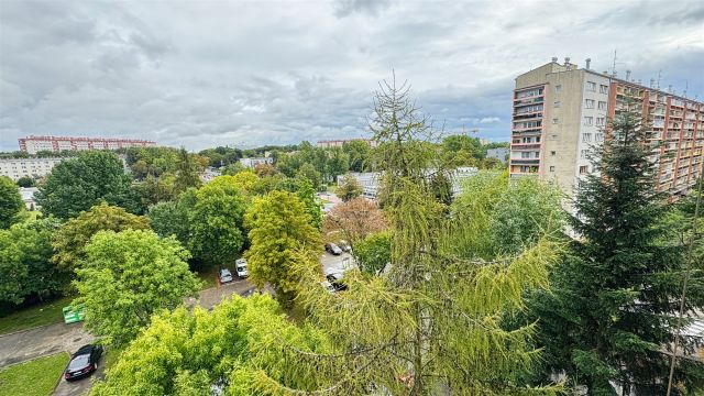 Mieszkanie 3-pokojowe Kraków Czyżyny, os. Dywizjonu 303. Zdjęcie 1