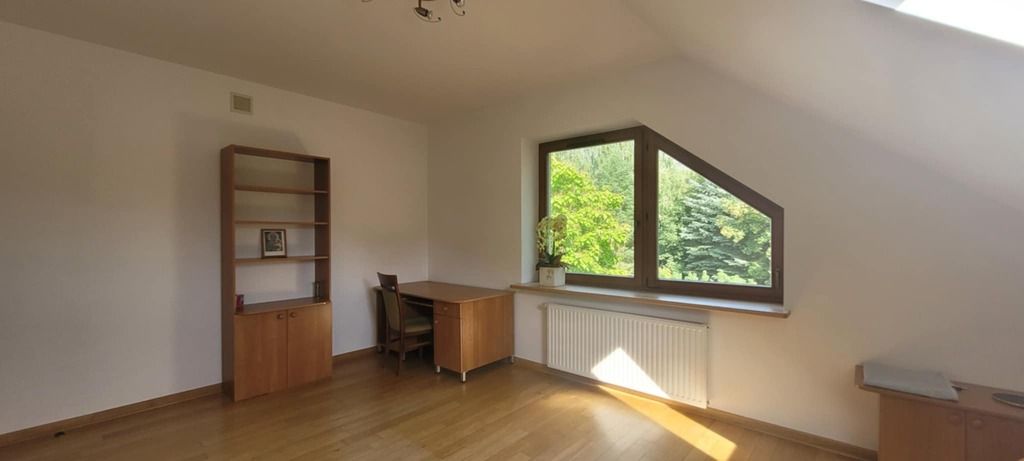 dom wolnostojący, 6 pokoi Złotokłos. Zdjęcie 24