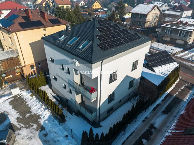 dom wolnostojący, 12 pokoi Niepołomice, al. Dębowa. Zdjęcie 1