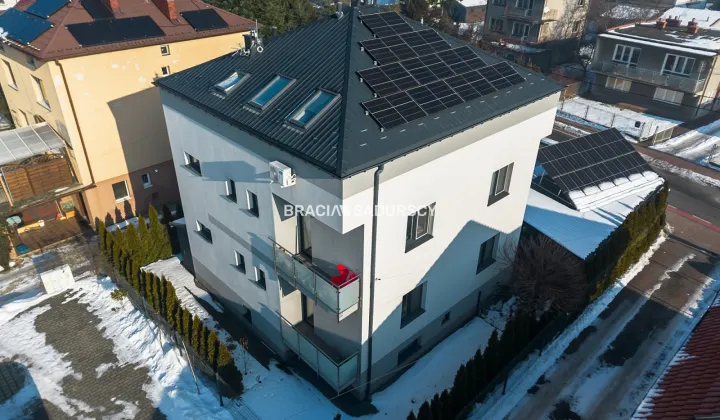 dom wolnostojący, 12 pokoi Niepołomice, al. Dębowa
