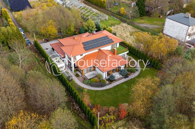 dom wolnostojący, 5 pokoi Zgierz. Zdjęcie 16