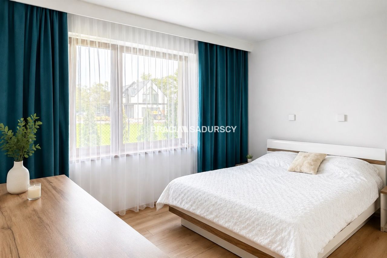 dom wolnostojący, 4 pokoje Kraków Nowa Huta. Zdjęcie 9
