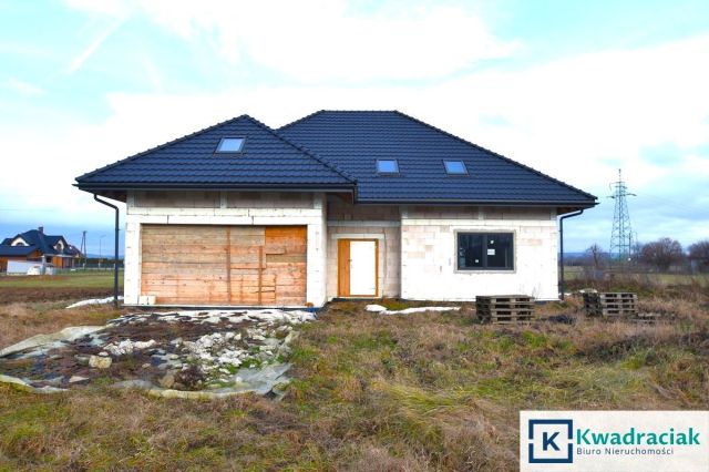 dom wolnostojący, 4 pokoje Besko. Zdjęcie 1