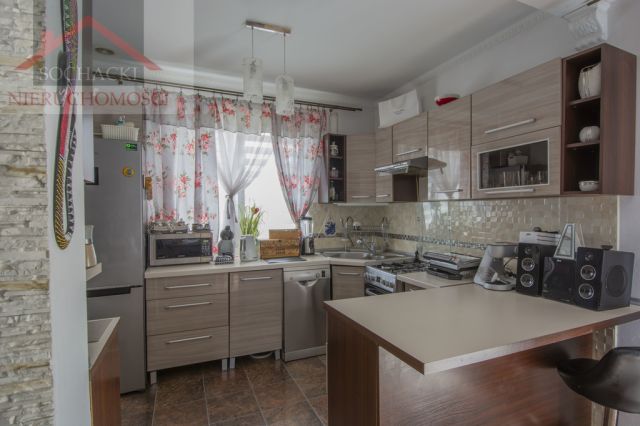 dom wolnostojący, 4 pokoje Pisarzowice. Zdjęcie 10