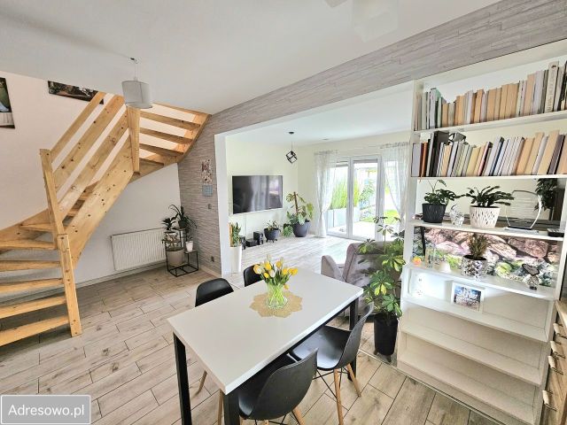 bliźniak, 5 pokoi Pisarzowice. Zdjęcie 1