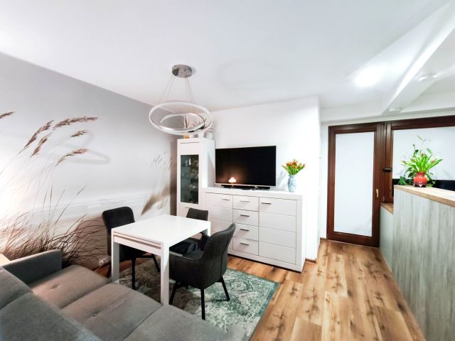 Mieszkanie 3-pokojowe Gdynia Karwiny, ul. Juliana Tuwima. Zdjęcie 1