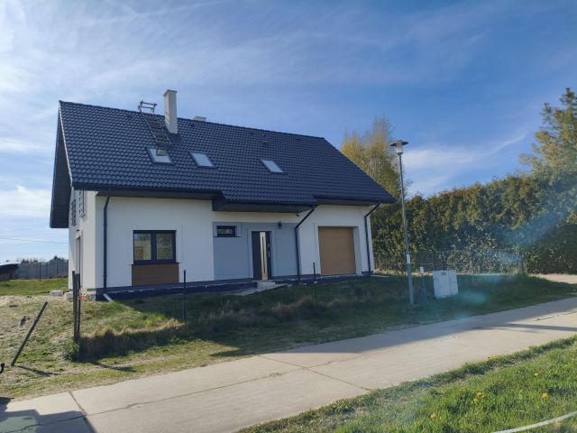 dom wolnostojący, 4 pokoje Stramnica. Zdjęcie 1