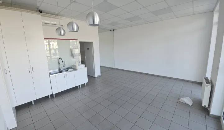 Lokal Wrocław Oporów, al. Piastów