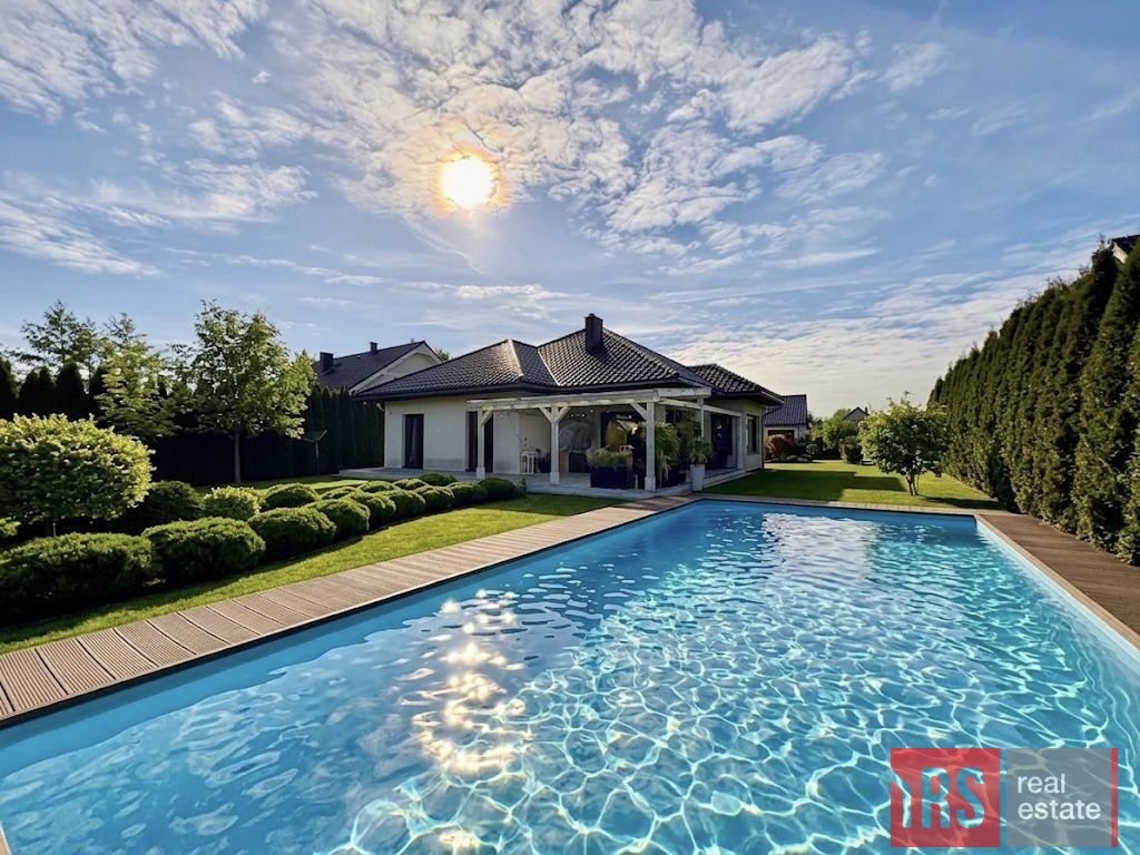 dom wolnostojący, 4 pokoje Zwierzyn, ul. Jasna. Zdjęcie 1