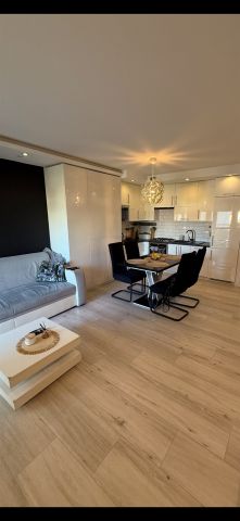 Mieszkanie 3-pokojowe Piaseczno Centrum. Zdjęcie 2