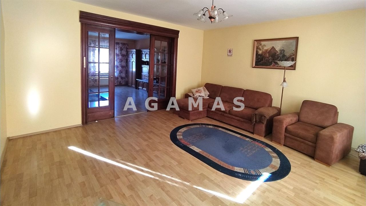 dom wolnostojący, 12 pokoi Kondratowice. Zdjęcie 10