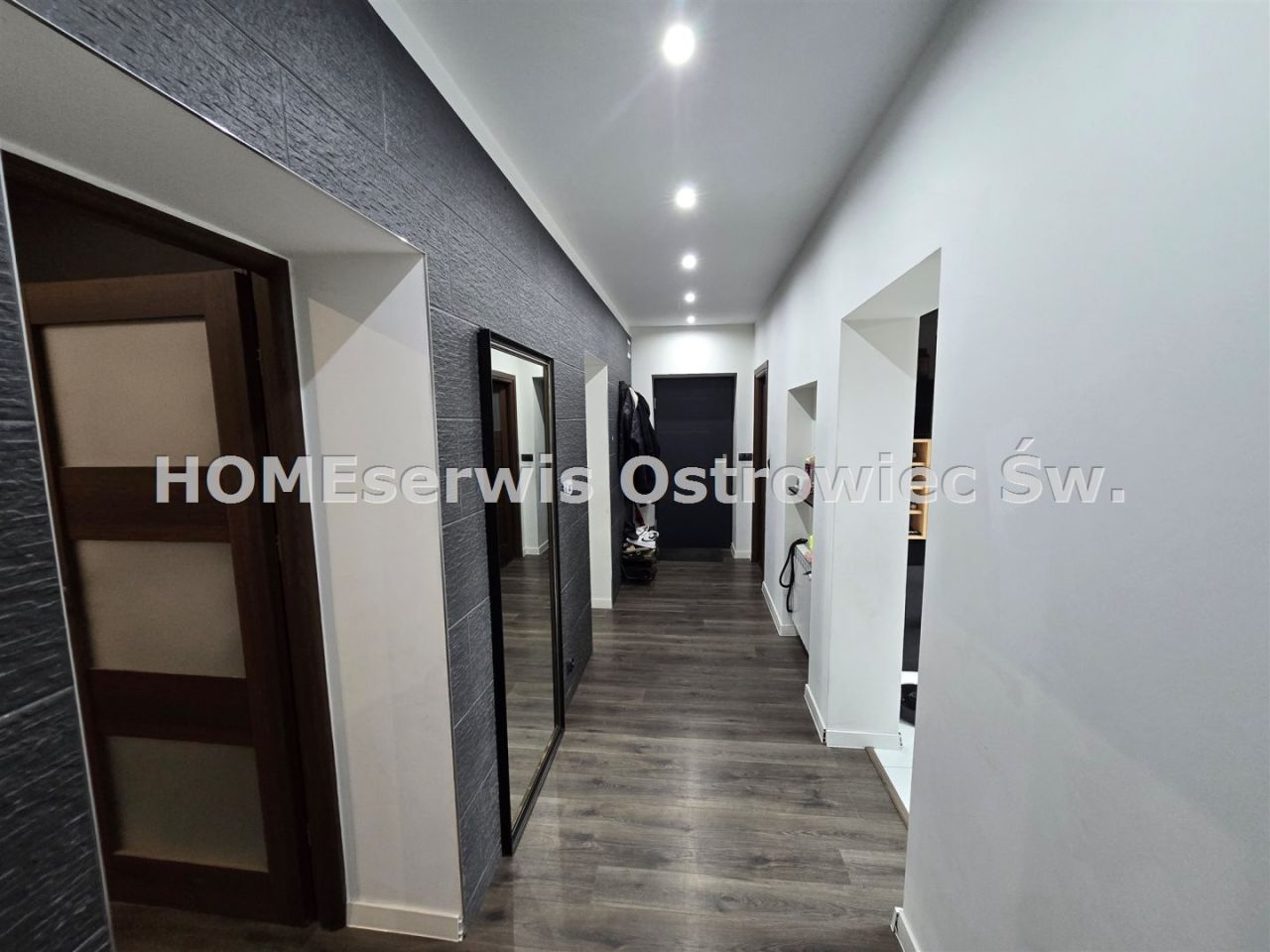 kamienica Ostrowiec Świętokrzyski Centrum, ul. Sławomira Czerwińskiego. Zdjęcie 13