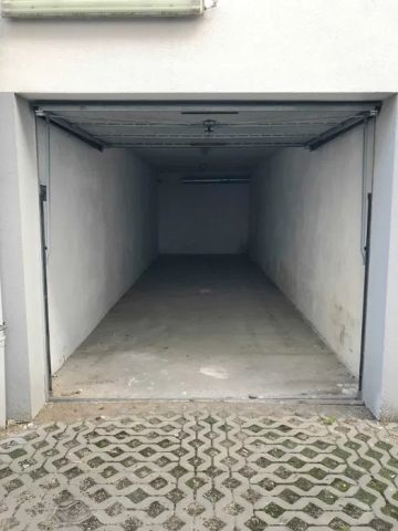 Garaż/miejsce parkingowe Leszno, ul. Chocimska. Zdjęcie 1