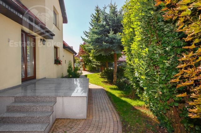 dom wolnostojący, 10 pokoi Żórawina, ul. Sportowa. Zdjęcie 20