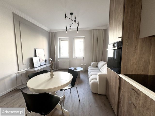 Mieszkanie 4-pokojowe Gdynia Śródmieście, ul. Świętojańska. Zdjęcie 1