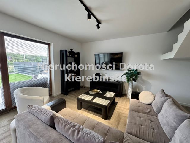 dom szeregowy, 7 pokoi Tomaszów Mazowiecki. Zdjęcie 3