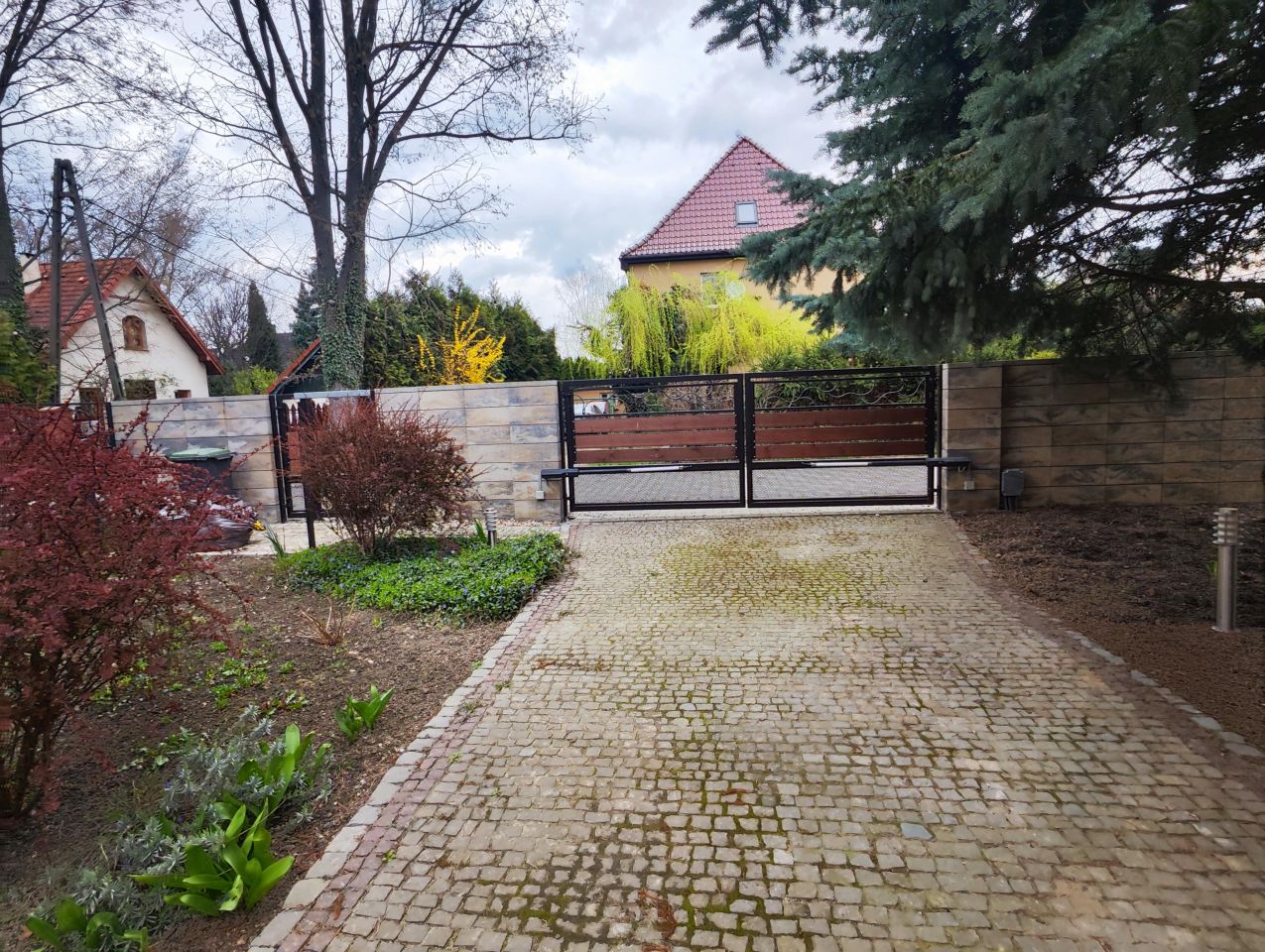 dom wolnostojący, 6 pokoi Kiełczów, ul. Sportowa. Zdjęcie 4