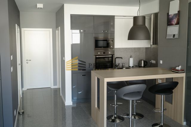 Mieszkanie 3-pokojowe Warszawa Śródmieście, ul. Stawki. Zdjęcie 2