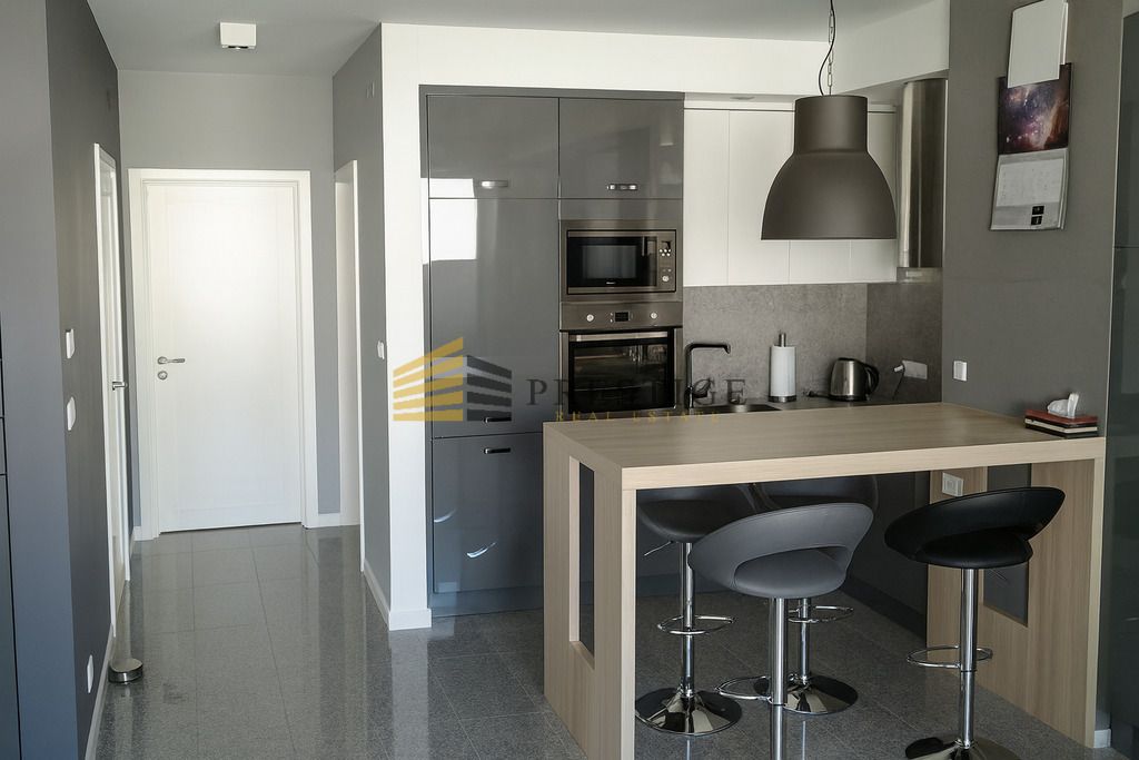 Mieszkanie 3-pokojowe Warszawa Śródmieście, ul. Stawki. Zdjęcie 2