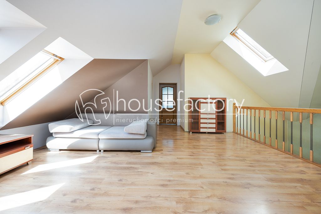 dom wolnostojący, 5 pokoi Zgierz, ul. Młodzieżowa. Zdjęcie 9