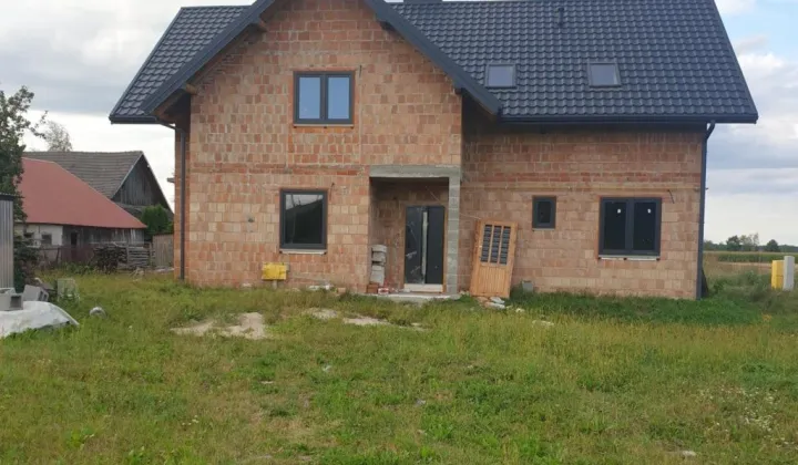 dom wolnostojący, 6 pokoi Chrząstów