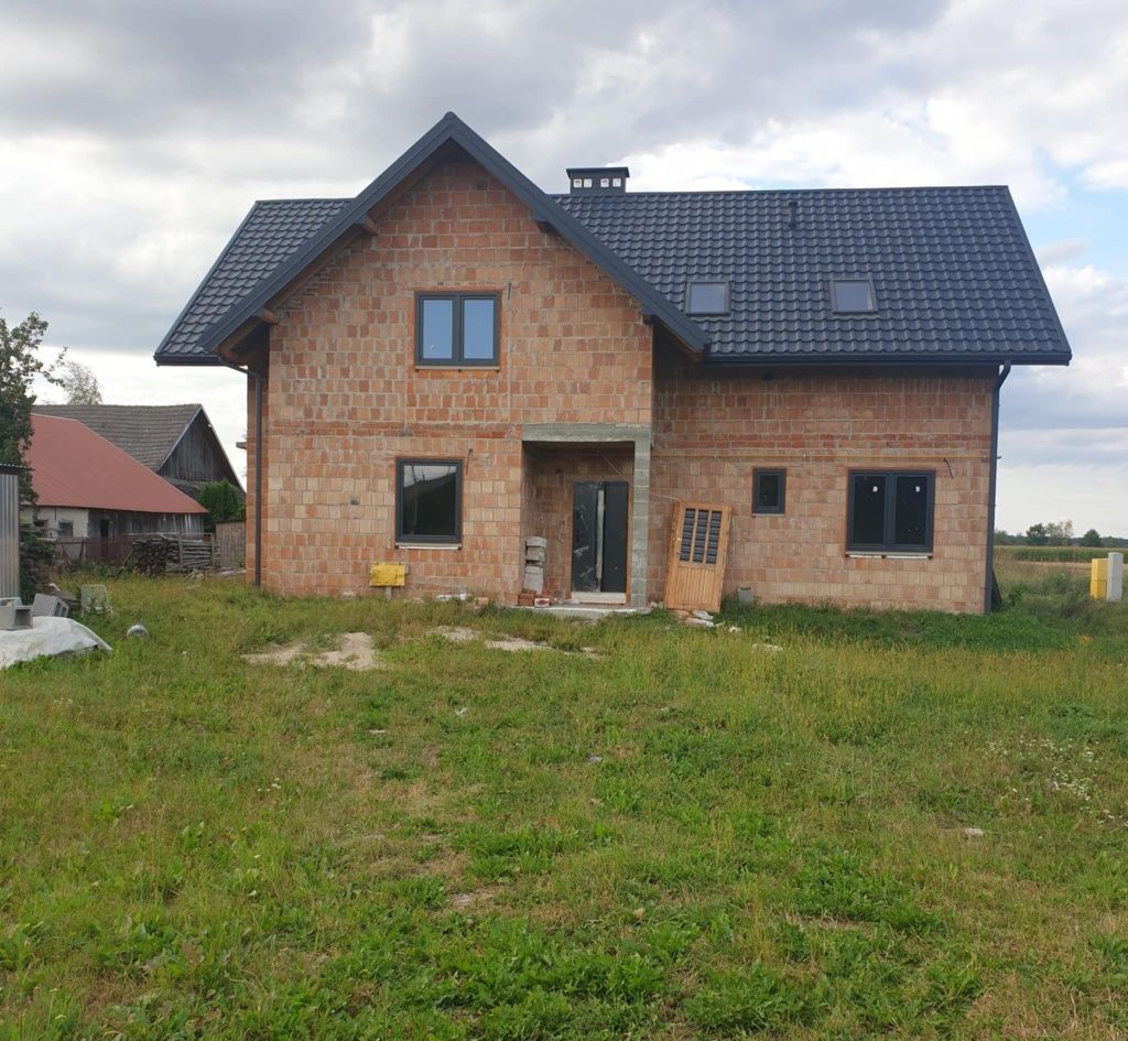 dom wolnostojący, 6 pokoi Chrząstów