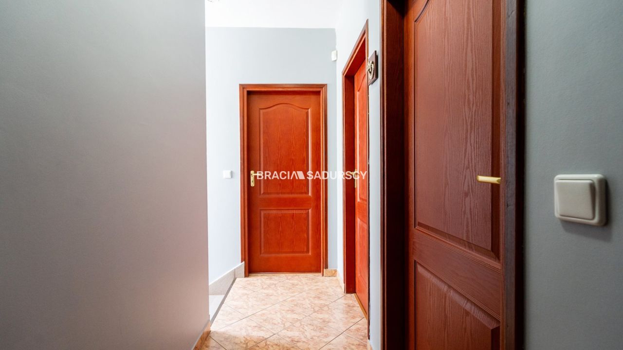 dom wolnostojący, 4 pokoje Brzeźnica. Zdjęcie 16