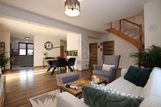 dom wolnostojący, 6 pokoi Chrząstawa Mała, ul. Malinowa. Zdjęcie 3