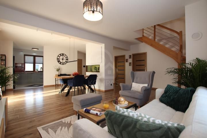 dom wolnostojący, 6 pokoi Chrząstawa Mała, ul. Malinowa. Zdjęcie 3