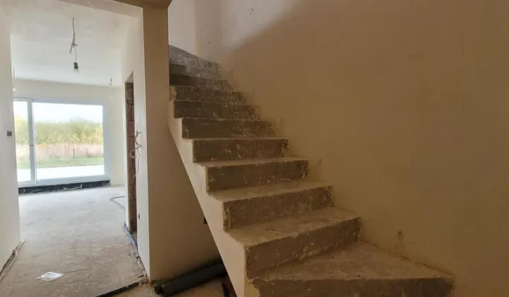 bliźniak, 5 pokoi Skarbimierzyce
