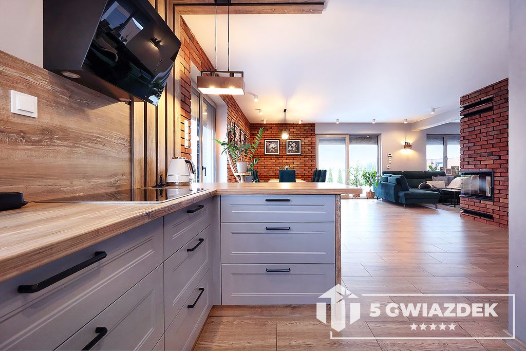 dom wolnostojący, 5 pokoi Szczecinek. Zdjęcie 2