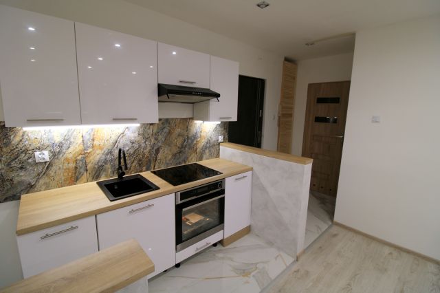 Mieszkanie 2-pokojowe Dzierżoniów, os. Kolorowe. Zdjęcie 1