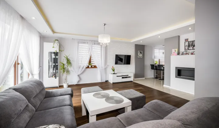 dom wolnostojący, 4 pokoje Kossowa Ulica, Słoneczna