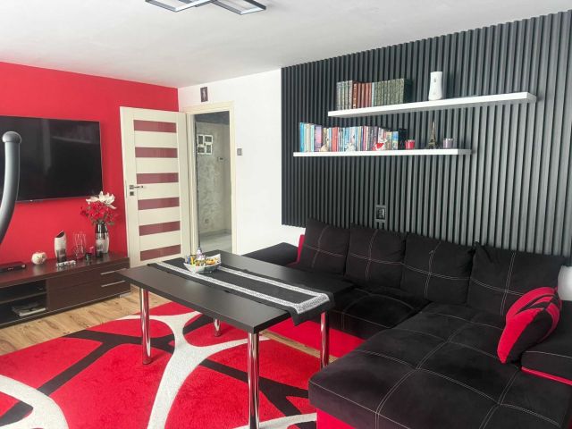 Mieszkanie 3-pokojowe Sitno. Zdjęcie 1